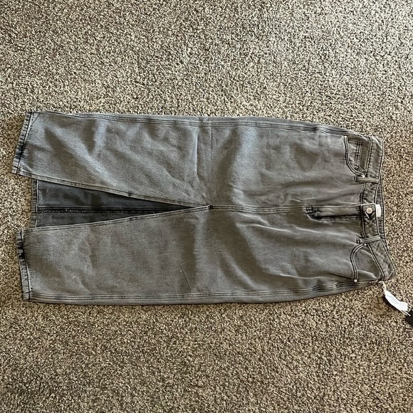 Adorable Jean skirt from Tilly’s!! - Picture 1 of 5